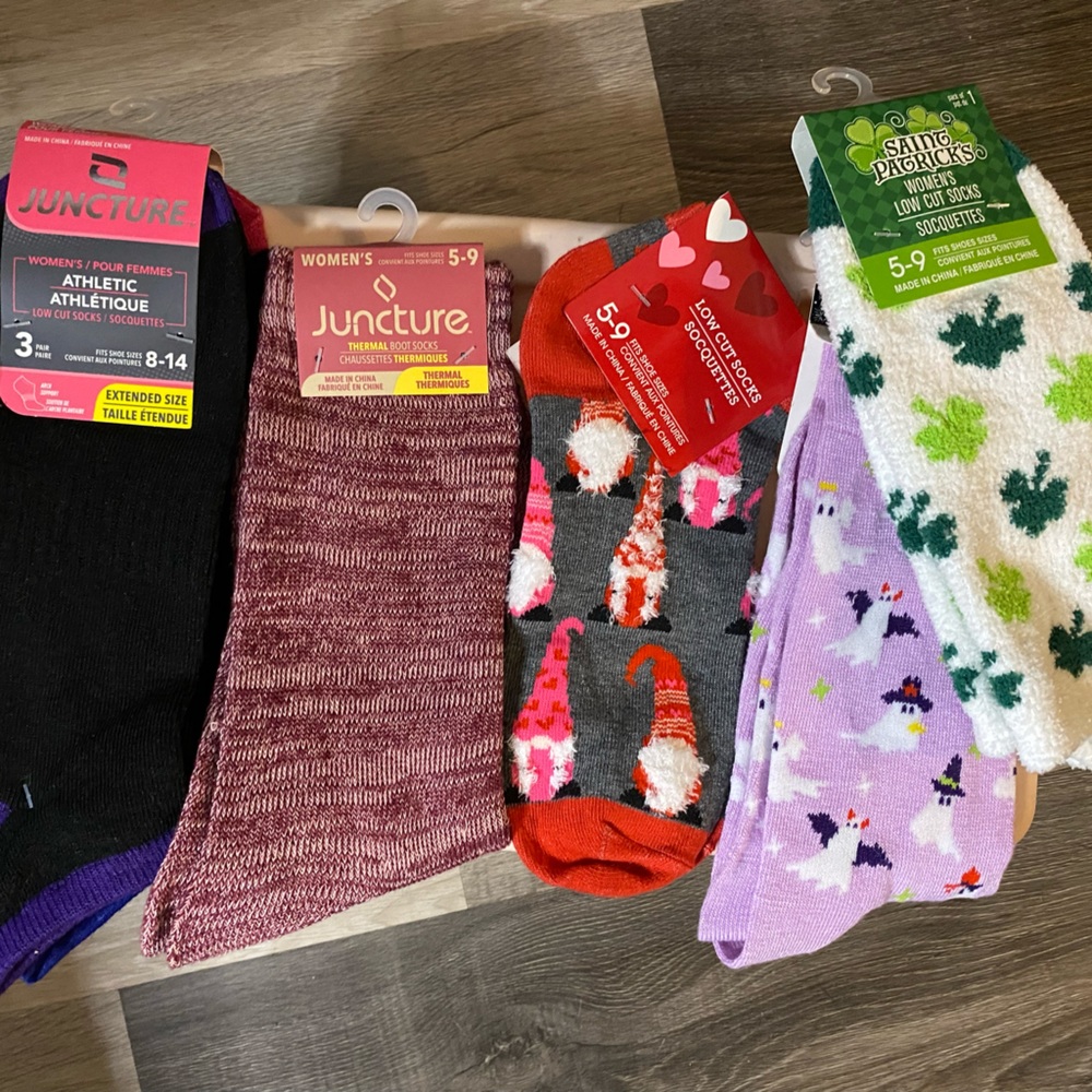 7 pairs Women's/Junior Socks Holiday Bundle all sizes posted all are NWT